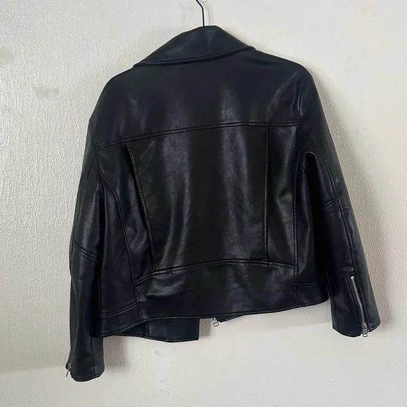 GAP Women's Classic Black faux Leather Jacket - Picture 7 of 14